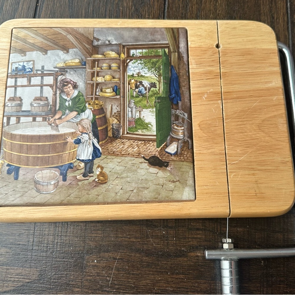 Wooden Cheese Slicer with Vintage Design